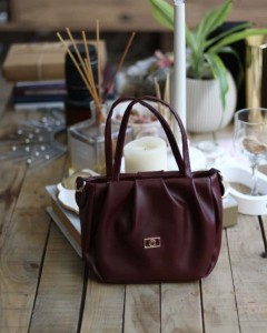 bordo büzgü doku çift kulplu el omuz çantası