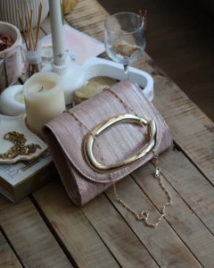 rose gold çizgi doku tutma aksesuarlı abiye el çantası 