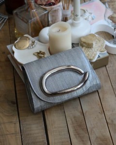 platin çizgi doku tutma aksesuarlı abiye el çantası 