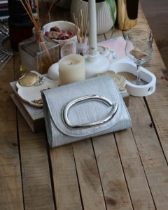 silver çizgi doku tutma aksesuarlı abiye el çantası 