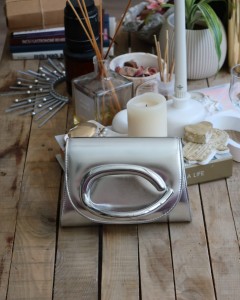 silver parlak doku tutma aksesuarlı abiye el çantası