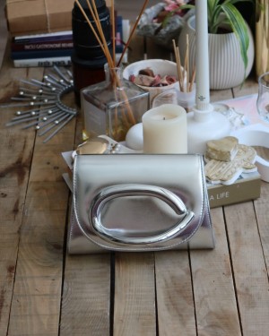 silver parlak doku tutma aksesuarlı abiye el çantası