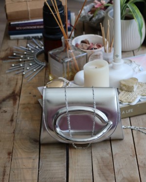 silver parlak doku tutma aksesuarlı abiye el çantası