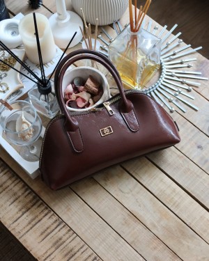 acı kahverengi parlak çift fermuar detaylı el omuz çantası