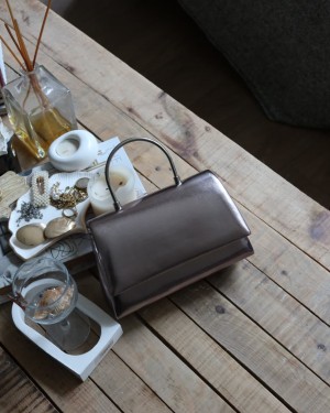 Bronz Deri Metal Sap Detaylı El & Omuz Çantası