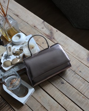 Bronz Deri Metal Sap Detaylı El & Omuz Çantası