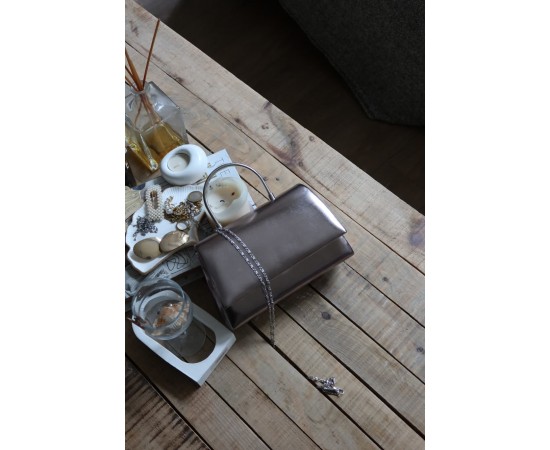 Bronz Deri Metal Sap Detaylı El & Omuz Çantası Bronz Deri Metal Sap Detaylı El & Omuz Çantası