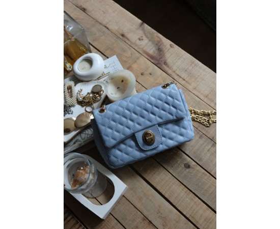 Bebe Mavisi Zincirli Kapitone Çanta