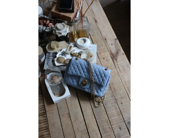 Bebe Mavisi Zincirli Kapitone Çanta