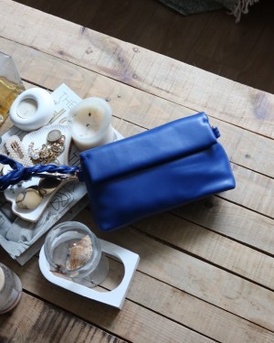 Koyu Mavi Örgü Saplı Uzak Kapak  Omuz Çantası