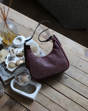 Bordo taş işleme askılı omuz çantası