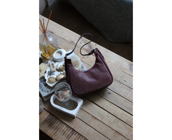 Bordo taş işleme askılı omuz çantası Bordo taş işleme askılı omuz çantası