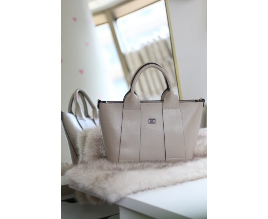 Bej  büyük boy askılı el omuz çantası