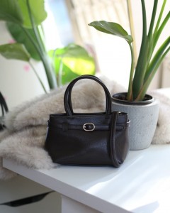 Acı Kahve mini boy gold toka detaylı el omuz çantası 