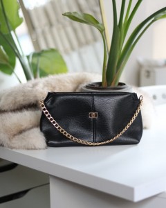 Siyah zincir aksesuar detaylı el & omuz çantası