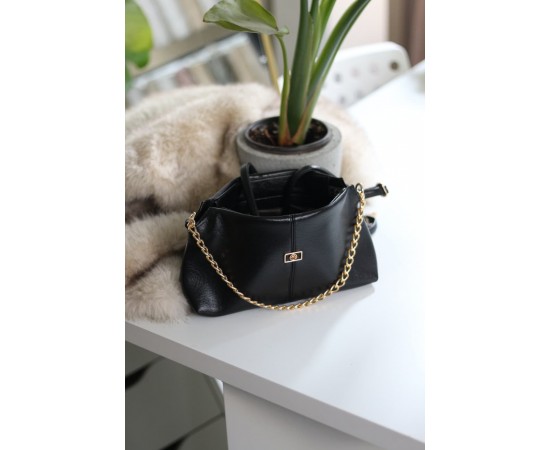 Siyah zincir aksesuar detaylı el & omuz çantası