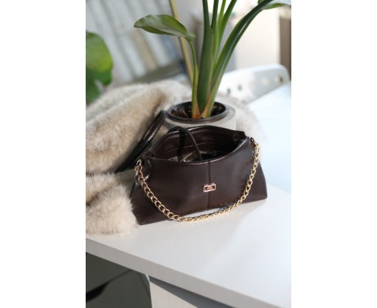 Acı kahve zincir aksesuar detaylı el & omuz çantası 