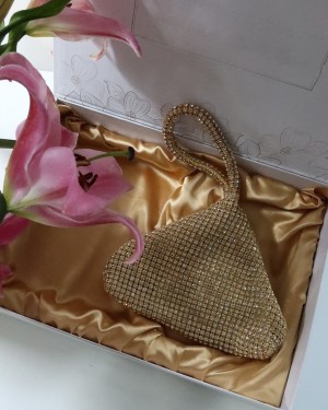 Gold taşlı üçgen form abiye el çantası 