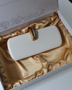  Beyaz metal aksesuar detaylı zincirli slim abiye el omuz çantası