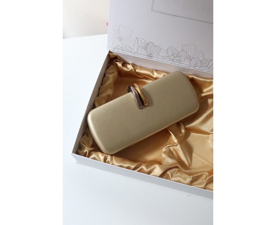 Gold metal aksesuar detaylı zincirli slim abiye el omuz çantası