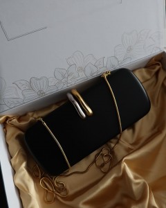 Siyah metal aksesuar detaylı zincirli slim abiye el omuz çantası