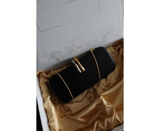 Siyah metal aksesuar detaylı zincirli slim abiye el omuz çantası Siyah metal aksesuar detaylı zincirli slim abiye el omuz çantası