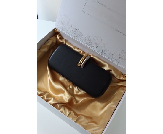 Siyah metal aksesuar detaylı zincirli slim abiye el omuz çantası Siyah metal aksesuar detaylı zincirli slim abiye el omuz çantası