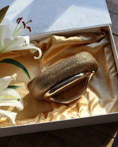 Gold Taşlı Mika Tutma Aksesuarlı Zincirli Omuz Çantası