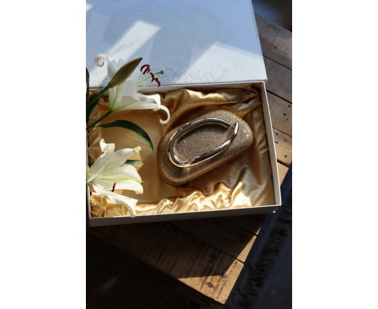 Gold Taşlı Mika Tutma Aksesuarlı Zincirli Omuz Çantası