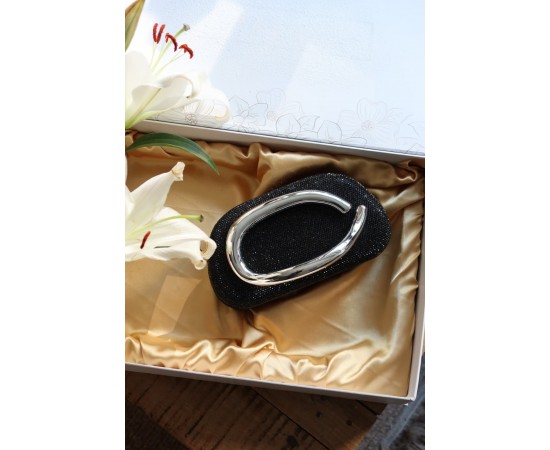 Siyah Taşlı Mika Tutma Aksesuarlı Zincirli Omuz Çantası