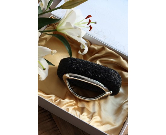 Siyah Taşlı Mika Tutma Aksesuarlı Zincirli Omuz Çantası