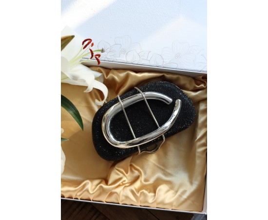 Siyah Taşlı Mika Tutma Aksesuarlı Zincirli Omuz Çantası