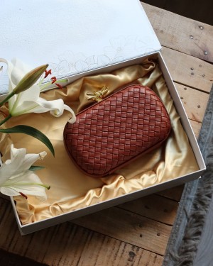 Taba Baklava Desenli Metal Aksesuar Detaylı Kasa Abiye Çanta