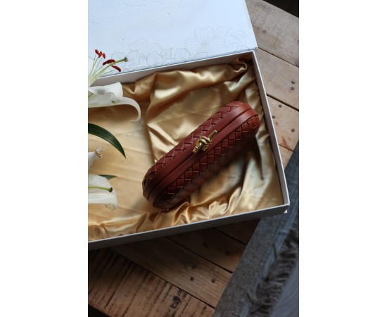 Taba Baklava Desenli Metal Aksesuar Detaylı Kasa Abiye Çanta