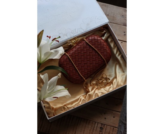 Taba Baklava Desenli Metal Aksesuar Detaylı Kasa Abiye Çanta