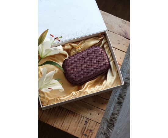 Bordo Baklava Desenli Metal Aksesuar Detaylı Kasa Abiye Çanta