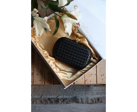 Siyah Baklava Desenli Metal Aksesuar Detaylı Kasa Abiye Çanta