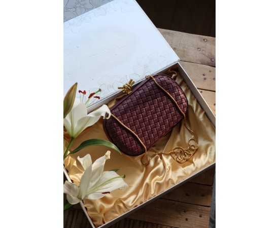 Bordo Baklava Desenli Metal Aksesuar Detaylı Kasa Abiye Çanta