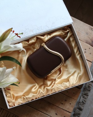 Acı kahve yılan aksesuar detaylı kasa zincirli abiye çanta 