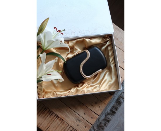 Siyah yılan aksesuar detaylı kasa zincirli abiye çanta