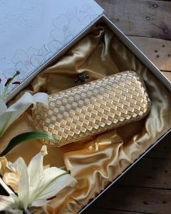 Gold  saten slim baklava desenli kasa abiye el çantası
