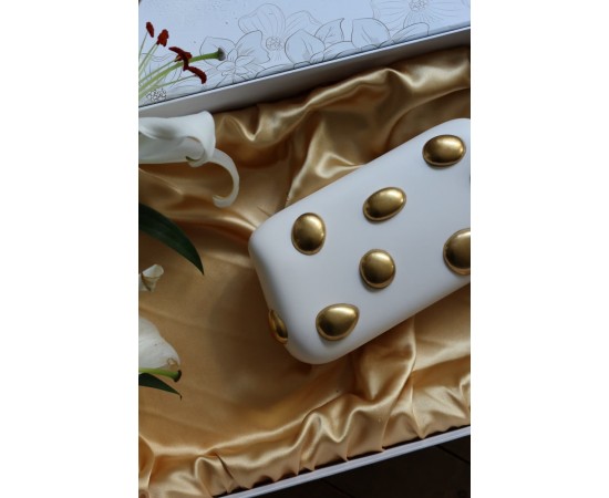 Zincir Detaylı Krem Parlak Deri Abiye Çanta