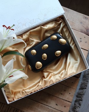 Zincir Detaylı Siyah Parlak Deri Abiye Çanta