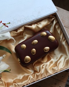 Zincir Detaylı Bordo Parlak Deri Abiye Çanta