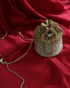 Gold taşlı kristal klips detaylı pouch abiye çanta