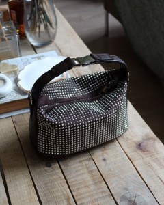 Acı Kahve  zımbalı klips detaylı el omuz çantası