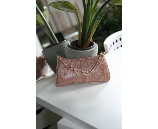 yavruağzı kroko zincir aksesuarlı slim el çantası 