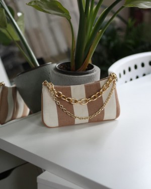 keten karamel  zincir aksesuarlı slim el çantası 