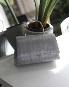 Platin Çizgi Dokulu  Metal Tutma Saplı Kapaklı Abiye Çantası