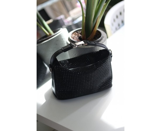 Siyah zımbalı klips detaylı el omuz çantası